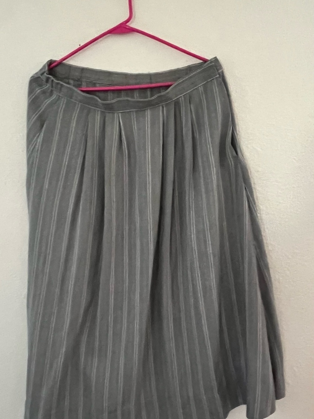 Source Unknown Gray Pinstripe A-Line Pleated Skirt Hand-Made